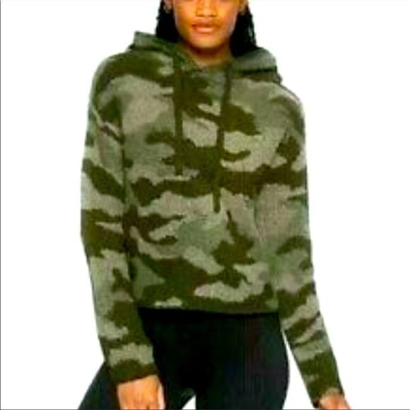 🎄PINK by VS Camo Boyfriend Hoodie - Picture 1 of 9